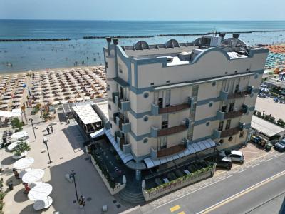 hstrand en july-offer-3-star-superior-hotel-on-the-beach-bellaria 017