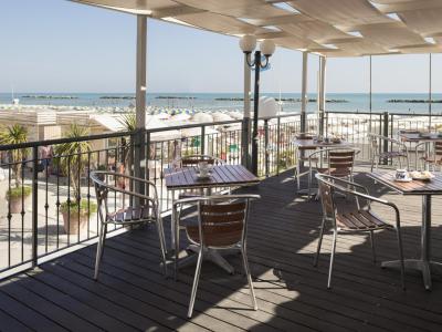 hstrand en july-offer-3-star-superior-hotel-on-the-beach-bellaria 018