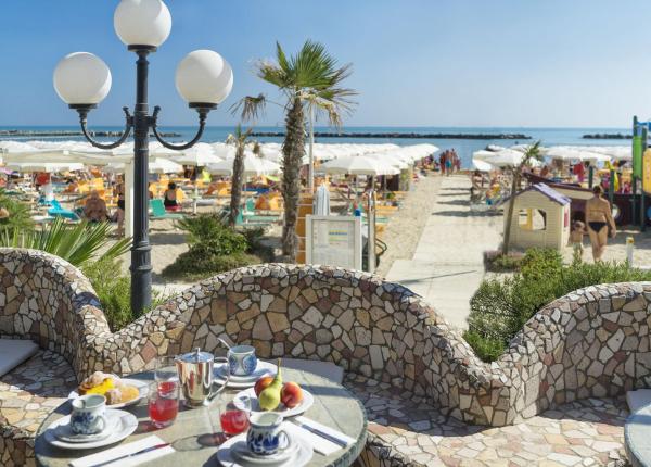 hstrand en july-offer-3-star-superior-hotel-on-the-beach-bellaria 016