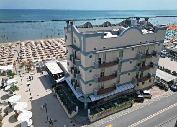 hstrand en july-offer-3-star-superior-hotel-on-the-beach-bellaria 012